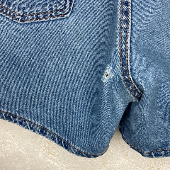 Vintage 555 Levi’s Shorts - Picture 4 of 8